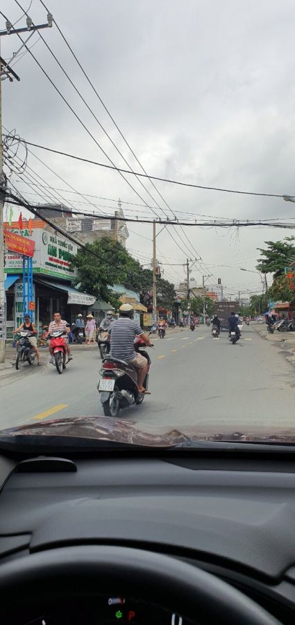 nhà bán cấp 4 và 8 phòng trọ mặt tiền đường Nguyễn Tri Phương, giáp Thủ Đức và khu công nghiệp sóng thần (hỗ trợ ngân hàng )