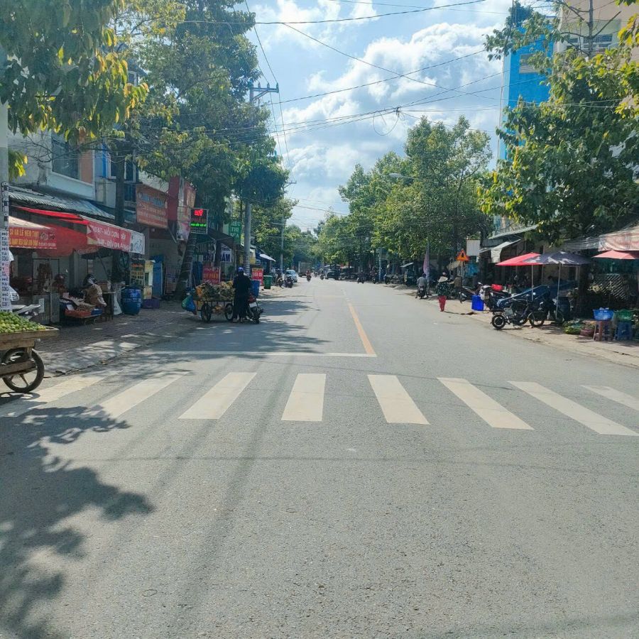 bán nhà cấp 4  mặt tiền chợ Phạm Ngũ Lão ,tại phường dĩ an buôn bán sầm uất